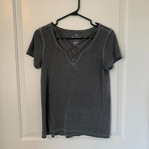 American Eagle Soft & Sexy Grey Distressed Tee (Small)